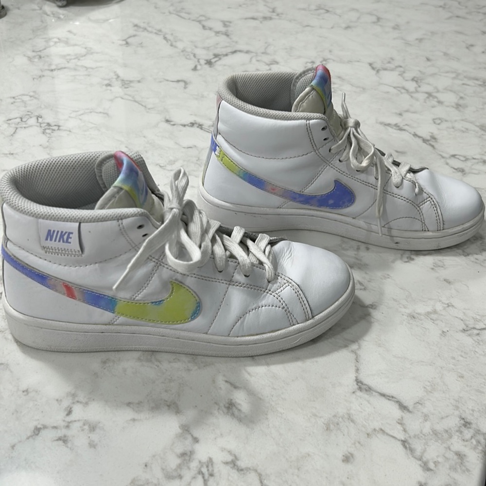Women’s Nike so court royal sz 6